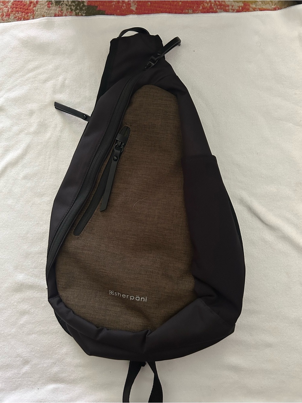 Sherpani Olive green and Black Sling Backpack — Single-strap Crossbody